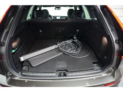 Volvo  XC60 2.0 T8 Plug-in hybrid AWD R-Design | Trekhaak | Camera | Schuifdak | Adaptive Cruise | BLIS ActivLease financial lease