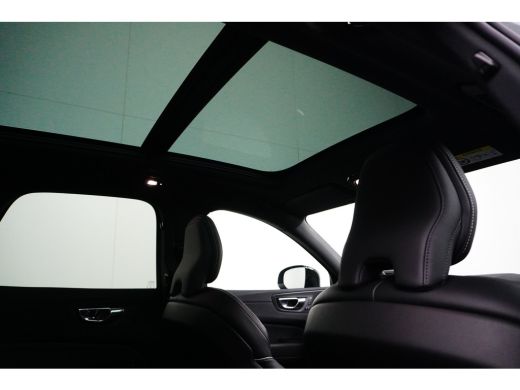 Volvo  XC60 2.0 T8 Plug-in hybrid AWD R-Design | Trekhaak | Camera | Schuifdak | Adaptive Cruise | BLIS ActivLease financial lease
