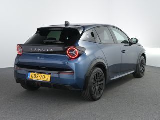 Lancia Ypsilon Lancia Edizione Cassina Limitata 51 kWh | 11 kW lader | Apple Carplay/Android Auto | Bestuurderss...
