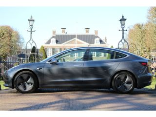 Tesla Model 3 RWD PLUS 60kWh | PAMORAMA DAK | STOELVERWARMING | AUTOPILOT | 18'' LMV | PRACHTIGE STAAT!