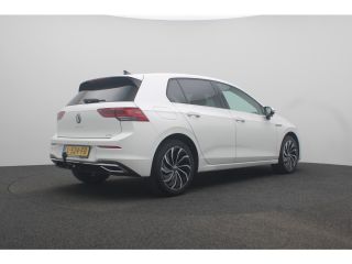 Volkswagen Golf 1.5 eTSI Style | Automaat | Full-Led | Panoramadak | Clima | Parkeersensoren | | Airconditioning ...