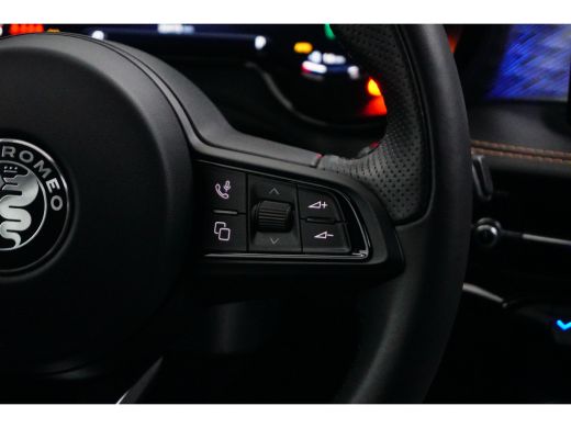 Alfa Romeo Tonale Alfa Romeo 1.3T PHEV Edizione Speciale Plug-In Hybrid Q4 280PK | Navigatie | 20 inch lichtmetaal ... ActivLease financial lease