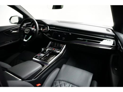 Audi Q8 60 TFSI e quattro Pro Line S Competition | Carbon pakket | Luchtvering | Trekhaak | Sportstoelen ... ActivLease financial lease