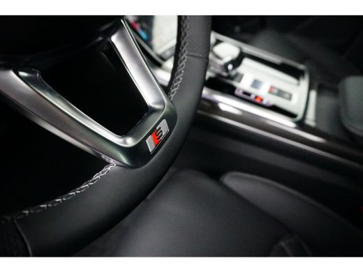 Audi Q8 60 TFSI e quattro Pro Line S Competition | Carbon pakket | Luchtvering | Trekhaak | Sportstoelen ... ActivLease financial lease