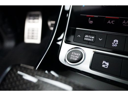 Audi Q8 60 TFSI e quattro Pro Line S Competition | Carbon pakket | Luchtvering | Trekhaak | Sportstoelen ... ActivLease financial lease