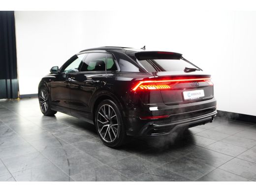 Audi Q8 60 TFSI e quattro Pro Line S Competition | Carbon pakket | Luchtvering | Trekhaak | Sportstoelen ... ActivLease financial lease