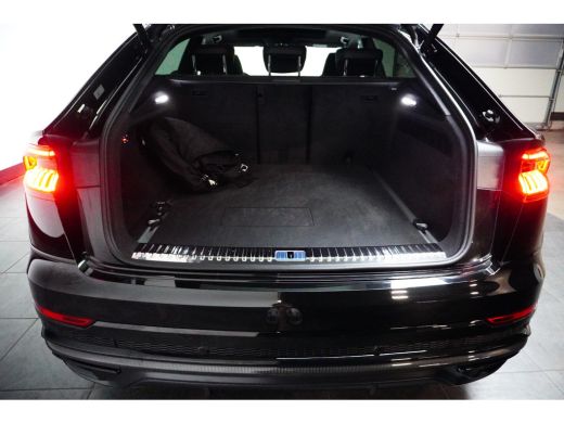 Audi Q8 60 TFSI e quattro Pro Line S Competition | Carbon pakket | Luchtvering | Trekhaak | Sportstoelen ... ActivLease financial lease