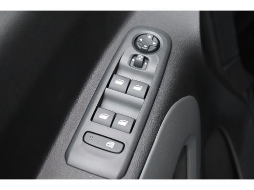Citroën Berlingo 1.2 PURETECH 130PK SHINE AUTOMAAT / NAVI / CLIMA / LED / PDC / 17" LMV / CAMERA / KEYLESS / PANO... ActivLease financial lease