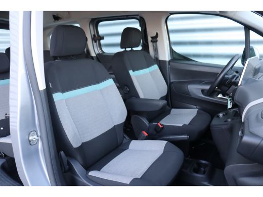 Citroën Berlingo XL Citroën Berlingo 1.2 PURETECH 130PK 7-ZITS FEEL AUTOMAAT / NAVI / CLIMA / LED / PDC / BLUETOOT... ActivLease financial lease