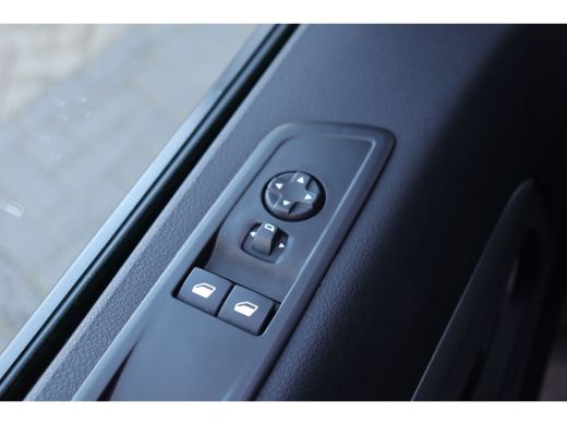 Fiat Scudo 2.0 MULTIJET 145PK L3H1 DC BUSINESS PRO AUTOMAAT / NAVI / AIRCO / LED / PDC / 17" LMV / CAMERA / ... ActivLease financial lease