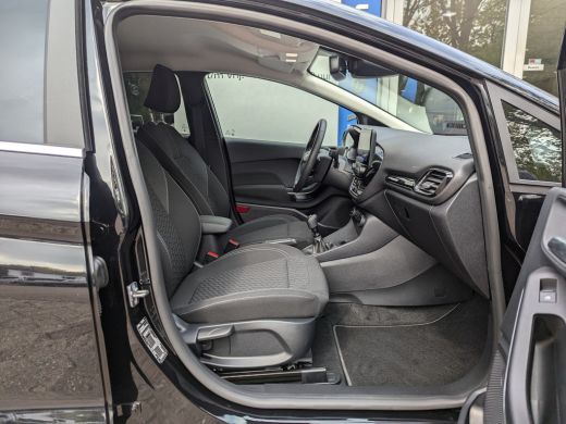 Ford Fiesta Ford | Navi | Climate | Cruise | Carplay | Keyless | Camera ActivLease financial lease