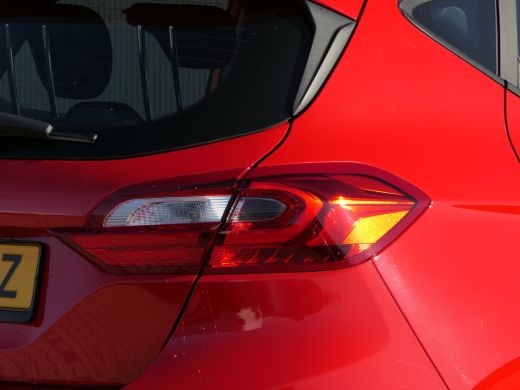 Ford Fiesta 1.0 EcoBoost ST-Line 17" LMV| Navigatie | LED | Climate Control | Cruise Control ActivLease financial lease