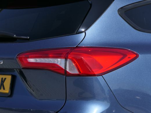 Ford FOCUS Wagon 1.0 EcoBoost Active | Hogere Instap |  AGR Stoelen | Climate Control | LED | Keyless | Navigatie ActivLease financial lease