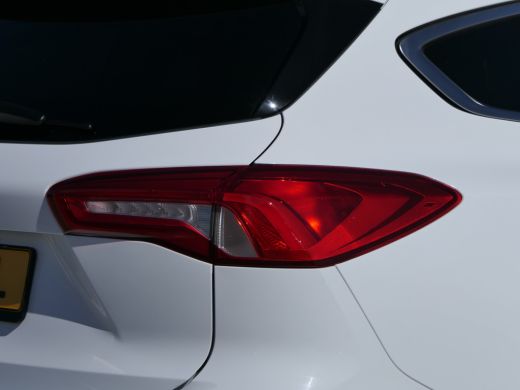 Ford FOCUS Wagon Ford 1.0 EcoBoost Vignale | Leder | Stoelverwarming | LED | Navigatie | 17 Inch | CarPlay/Android... ActivLease financial lease