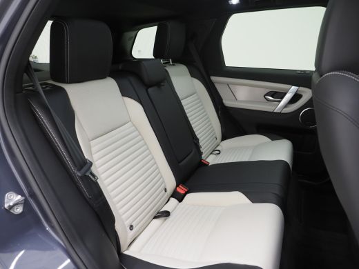 Land Rover Discovery Sport Land Rover P300e Dynamic SE | El. trekhaak | 20 Inch | Black Pack | Panoramadak | Driver Assist Pack ActivLease financial lease