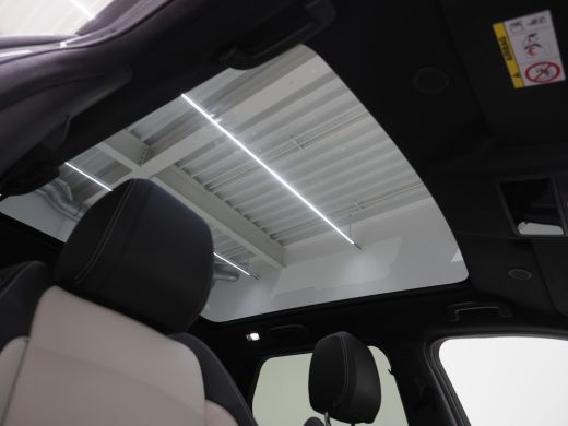 Land Rover Discovery Sport Land Rover P300e Dynamic SE | El. trekhaak | 20 Inch | Black Pack | Panoramadak | Driver Assist Pack ActivLease financial lease