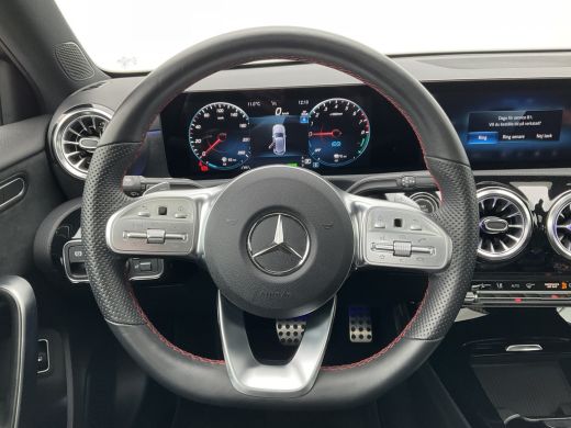 Mercedes A-Klasse 250 e AMG Line Pano Sfeerverl Stoelverw Nav/Cam Plug-in 13496KM! ActivLease financial lease