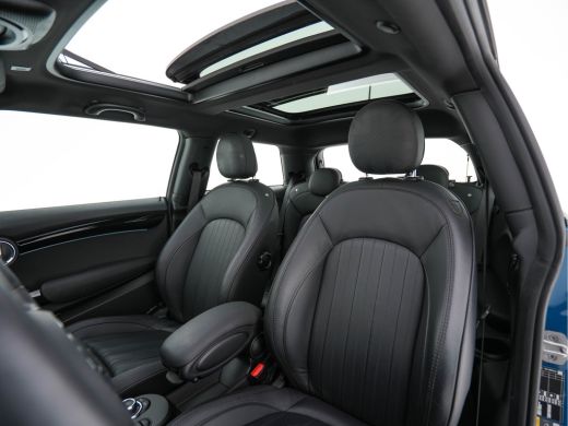 Mini Mini Electric Classic Premium Plus-Pack 33 kWh [ 3-Fase ] (INCL-BTW) Aut. *PANO | FULL-LEATHER | FULL-LED | HAR... ActivLease financial lease