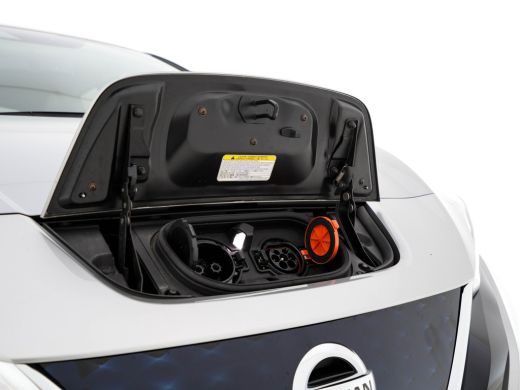 Nissan Leaf N-Connecta 40 kWh (INCL-BTW)  Aut. *ADAPTIVE-CRUISE | NAVI-FULLMAP | SURROUND-VIEW | CARPLAY | KE... ActivLease financial lease