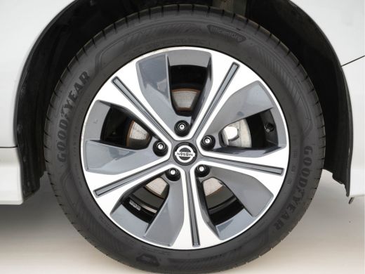 Nissan Leaf N-Connecta 40 kWh (INCL-BTW)  Aut. *ADAPTIVE-CRUISE | NAVI-FULLMAP | SURROUND-VIEW | CARPLAY | KE... ActivLease financial lease