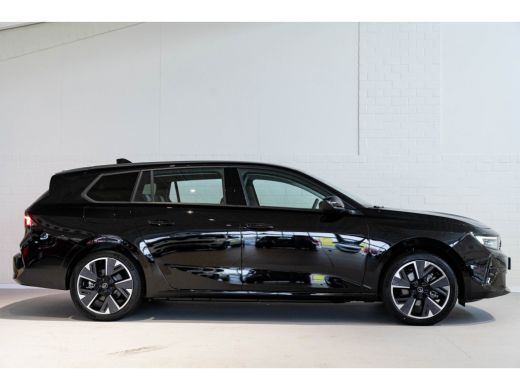 Opel Astra Electric Opel Tourer 54 kWh Edition | Trekhaak | Apple Carplay & Android Auto | 18 inch Lichtmeta... ActivLease financial lease