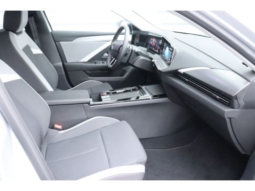 Opel Astra Sports Tourer Opel 1.6 TURBO 180PK HYBRID AUTOMAAT / NAVI / CLIMA / LED / PDC / 17" LMV / BLUETOO... ActivLease financial lease
