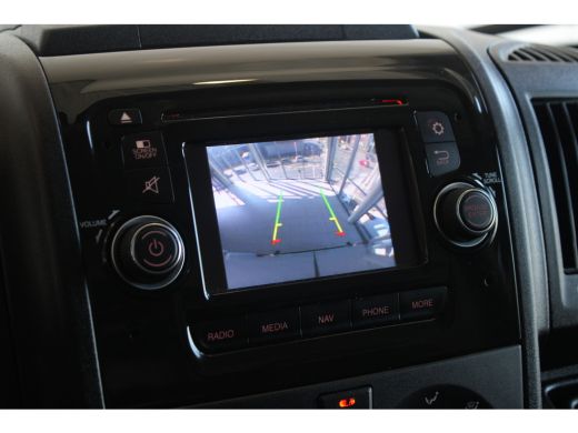 Peugeot Boxer 330 2.0 BlueHDI L2H2 Premium Pack | PARKEERCAMERA | AIRCO | CRUISE | NAVI | 3-ZITS ActivLease financial lease