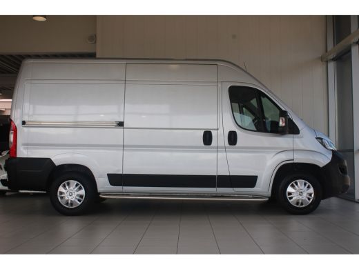 Peugeot Boxer 330 2.0 BlueHDI L2H2 Premium Pack | PARKEERCAMERA | AIRCO | CRUISE | NAVI | 3-ZITS ActivLease financial lease