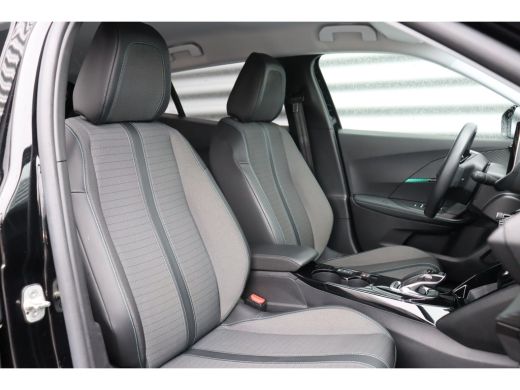 Peugeot e-2008 EV 136PK ALLURE PACK AUTOMAAT / NAVI / LEDER / CLIMA / LED / PDC / 17" LMV / CAMERA / KEYLESS / A... ActivLease financial lease