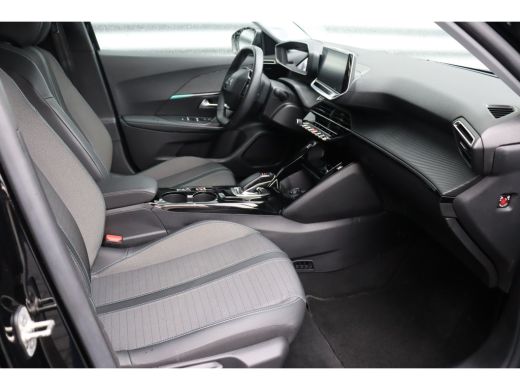 Peugeot e-2008 EV 136PK ALLURE PACK AUTOMAAT / NAVI / LEDER / CLIMA / LED / PDC / 17" LMV / CAMERA / KEYLESS / A... ActivLease financial lease