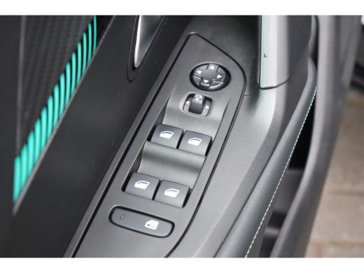 Peugeot e-2008 EV 136PK ALLURE PACK AUTOMAAT / NAVI / LEDER / CLIMA / LED / PDC / 17" LMV / CAMERA / KEYLESS / A... ActivLease financial lease