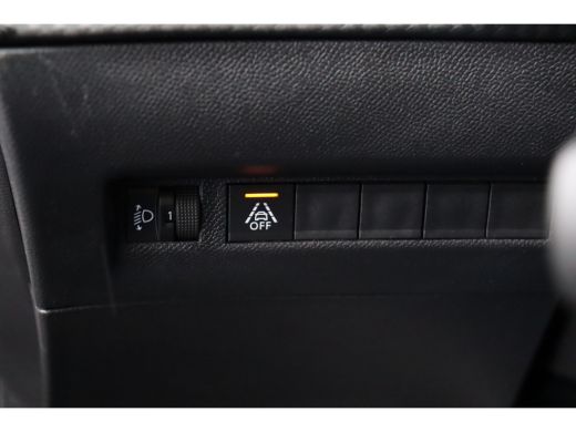 Peugeot e-2008 EV 136PK ALLURE PACK AUTOMAAT / NAVI / LEDER / CLIMA / LED / PDC / 17" LMV / CAMERA / KEYLESS / A... ActivLease financial lease