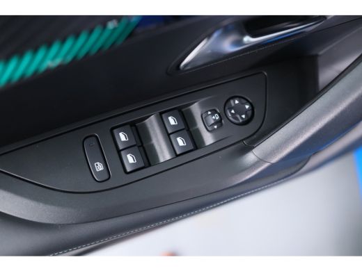 Peugeot e-2008 EV Allure Pack 50 kWh | Camera | Navigatie | Parkeersensoren | Climate Control | Cruise Control |... ActivLease financial lease