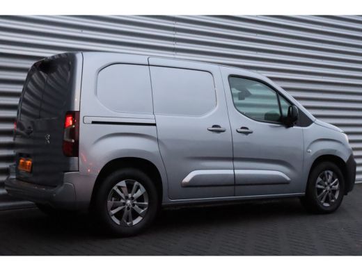 Peugeot e-Partner 50KWH 136PK L1H1 ASPHALT AUTOMAAT / NAVI / CLIMA / LED / PDC / CAMERA / 16" LMV / DAB+ / KEYLESS ... ActivLease financial lease