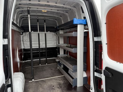 Renault Trafic 2.0 Blue dC1 150 PK / L2H2 / 1e EIG. / SORTIMO INRICHTING / LED / AIRCO / CRUISE / NAVI / 3-ZITS ActivLease financial lease