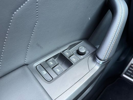 Seat Leon Sportstourer 1.4 245PK e-Hybrid VZ Business | ACC | Achteruitrijcamera | Vision Plus Package | Safe & Driving ... ActivLease financial lease