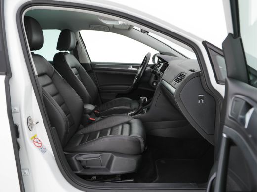 Volkswagen e-Golf E-DITION (INCL-BTW) *VIENNA-FULL-LEATHER | DIGI-COCKPIT | FULL-LED | ADAPTIVE-CRUISE | DYNAUDIO |... ActivLease financial lease