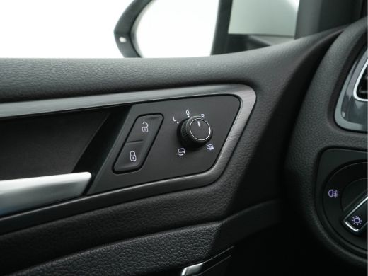Volkswagen e-Golf E-DITION (INCL-BTW) *VIENNA-FULL-LEATHER | DIGI-COCKPIT | FULL-LED | ADAPTIVE-CRUISE | DYNAUDIO |... ActivLease financial lease