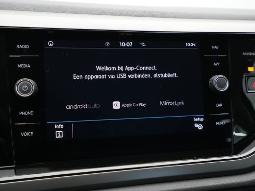 Volkswagen Polo 1.0 TSI 95pk Comfortline Navigatie Pdc Airco Acc 313 ActivLease financial lease