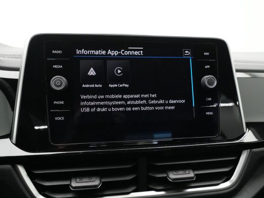 Volkswagen T-Roc 1.5 TSI 150pk DSG R-Line Navi via App Clima Pdc Acc 185 ActivLease financial lease