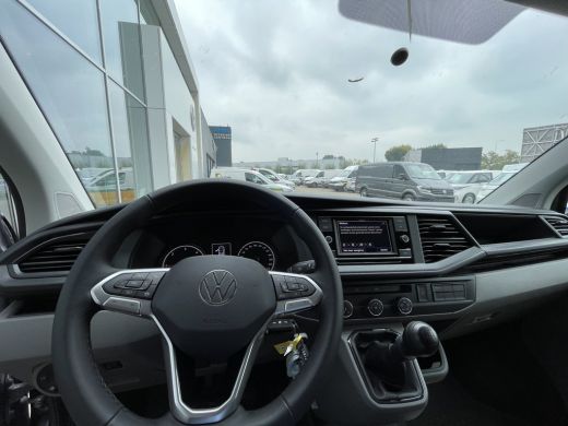 Volkswagen Transporter 2.0 TDI L2H1 150PK hand | PDC | App connect | Cruise control |  Bijrijdersbank ActivLease financial lease