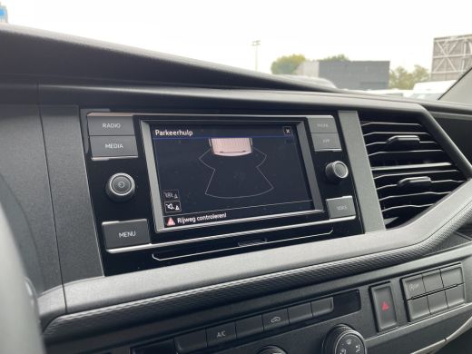 Volkswagen Transporter 2.0 TDI L2H1 150PK hand | PDC | App connect | Cruise control |  Bijrijdersbank ActivLease financial lease