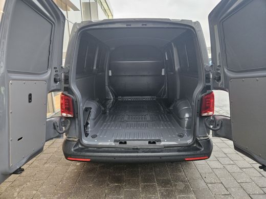 Volkswagen Transporter 2.0 TDI L2H1 150PK hand ActivLease financial lease