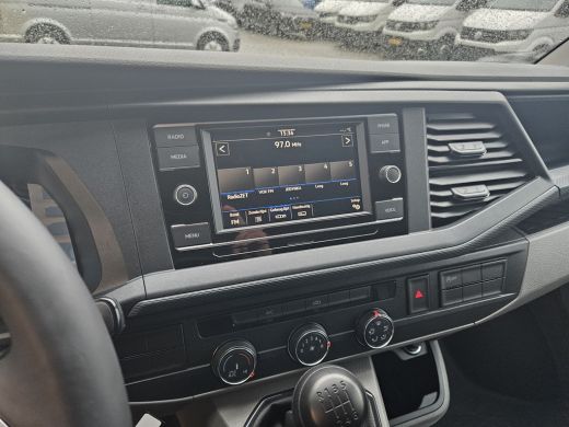 Volkswagen Transporter 2.0 TDI L2H1 150PK hand ActivLease financial lease
