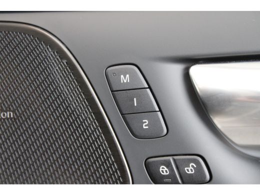 Volvo  V60 Volvo T6 350PK Ultra Dark | Massage | 360° | Trekhaak | Getint Glas | Stoel&Stuur Verw. | Head-up ActivLease financial lease