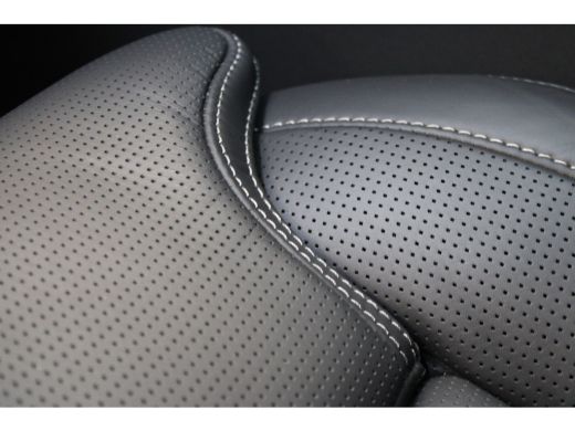 Volvo  V60 Volvo T6 350PK Ultra Dark | Massage | 360° | Trekhaak | Getint Glas | Stoel&Stuur Verw. | Head-up ActivLease financial lease