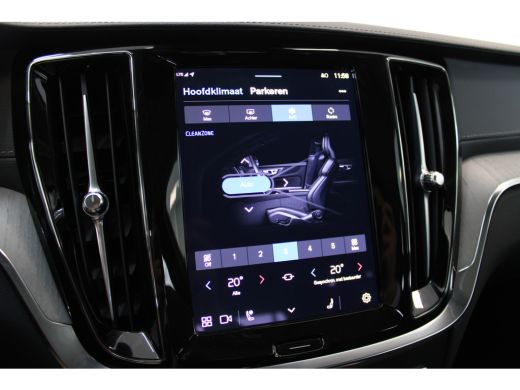 Volvo  V60 Volvo T6 350PK Ultra Dark | Massage | 360° | Trekhaak | Getint Glas | Stoel&Stuur Verw. | Head-up ActivLease financial lease