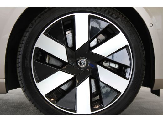 Volvo  V60 Volvo T6 350PK Ultra Dark | Massage | 360° | Trekhaak | Getint Glas | Stoel&Stuur Verw. | Head-up ActivLease financial lease