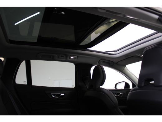 Volvo  V60 Volvo T6 350PK Ultra Dark | Massage | 360° | Trekhaak | Getint Glas | Stoel&Stuur Verw. | Head-up ActivLease financial lease