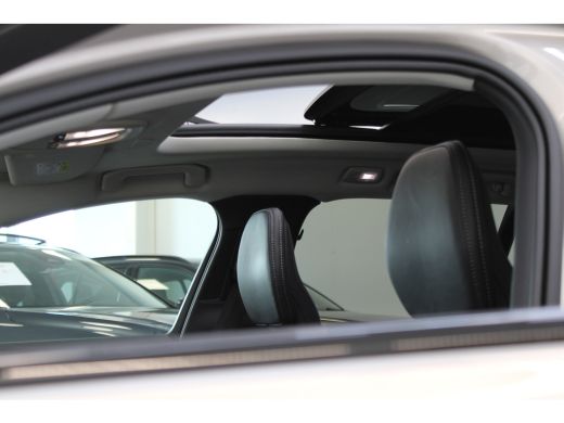 Volvo  V60 Volvo T6 350PK Ultra Dark | Massage | 360° | Trekhaak | Getint Glas | Stoel&Stuur Verw. | Head-up ActivLease financial lease